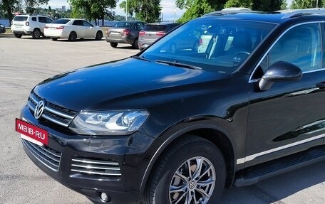 Volkswagen Touareg III, 2011 год, 2 230 000 рублей, 2 фотография