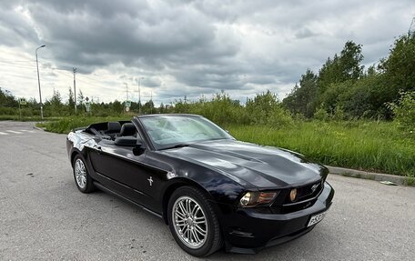Ford Mustang VI рестайлинг, 2011 год, 2 700 000 рублей, 5 фотография