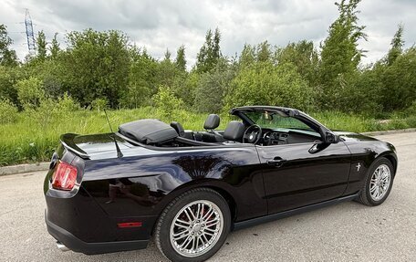 Ford Mustang VI рестайлинг, 2011 год, 2 700 000 рублей, 8 фотография