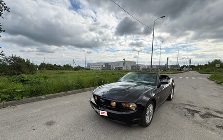 Ford Mustang VI рестайлинг, 2011 год, 2 700 000 рублей, 10 фотография