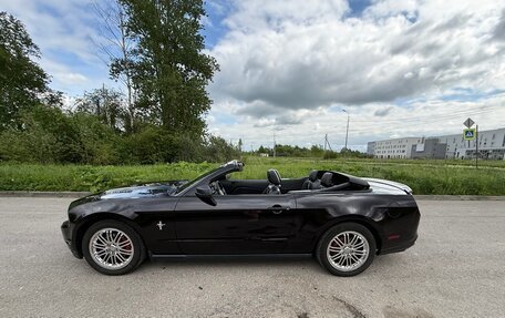 Ford Mustang VI рестайлинг, 2011 год, 2 700 000 рублей, 6 фотография