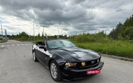 Ford Mustang VI рестайлинг, 2011 год, 2 700 000 рублей, 9 фотография