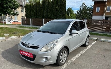 Hyundai i20 IB рестайлинг, 2010 год, 680 000 рублей, 2 фотография