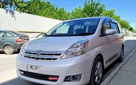 Toyota ISis I, 2010 год, 1 490 000 рублей, 1 фотография