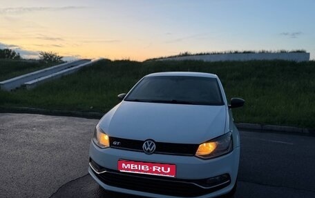 Volkswagen Polo VI (EU Market), 2017 год, 950 000 рублей, 1 фотография