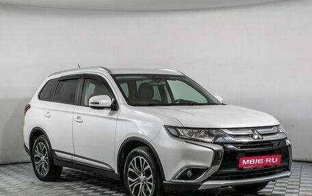 Mitsubishi Outlander III рестайлинг 3, 2015 год, 1 845 000 рублей, 3 фотография