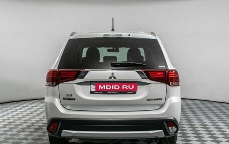 Mitsubishi Outlander III рестайлинг 3, 2015 год, 1 845 000 рублей, 7 фотография