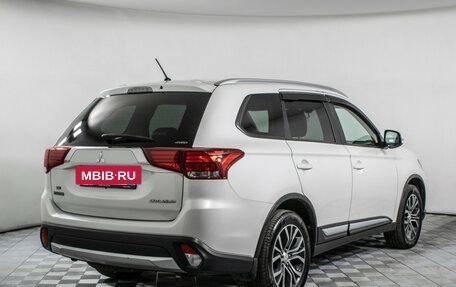 Mitsubishi Outlander III рестайлинг 3, 2015 год, 1 845 000 рублей, 6 фотография