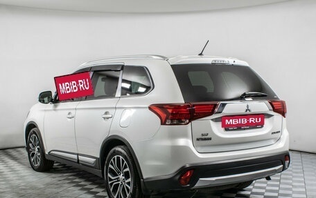 Mitsubishi Outlander III рестайлинг 3, 2015 год, 1 845 000 рублей, 8 фотография