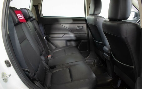 Mitsubishi Outlander III рестайлинг 3, 2015 год, 1 845 000 рублей, 11 фотография