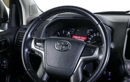 Toyota Land Cruiser Prado 150 рестайлинг 2, 2019 год, 4 950 000 рублей, 15 фотография