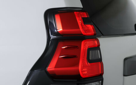 Toyota Land Cruiser Prado 150 рестайлинг 2, 2019 год, 4 950 000 рублей, 24 фотография