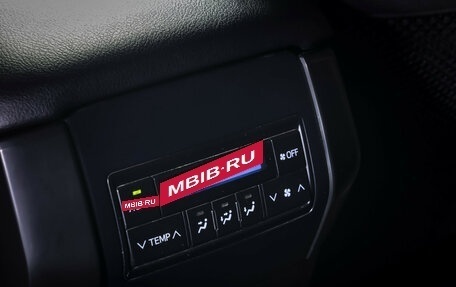 Toyota Land Cruiser Prado 150 рестайлинг 2, 2019 год, 4 950 000 рублей, 13 фотография
