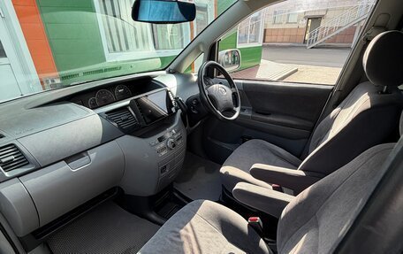 Toyota Voxy II, 2005 год, 1 100 000 рублей, 11 фотография