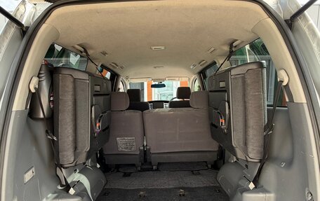 Toyota Voxy II, 2005 год, 1 100 000 рублей, 12 фотография