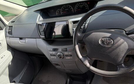 Toyota Voxy II, 2005 год, 1 100 000 рублей, 16 фотография