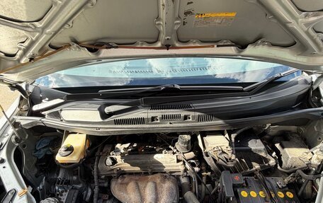 Toyota Voxy II, 2005 год, 1 100 000 рублей, 18 фотография