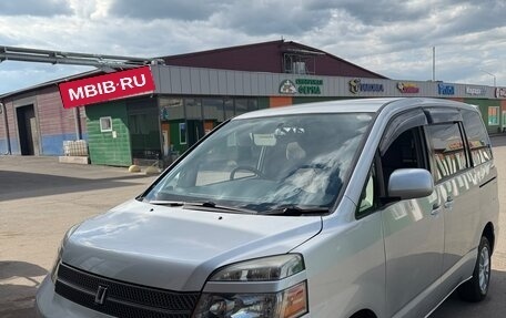 Toyota Voxy II, 2005 год, 1 100 000 рублей, 6 фотография