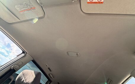Toyota Voxy II, 2005 год, 1 100 000 рублей, 19 фотография