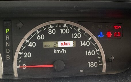 Toyota Voxy II, 2005 год, 1 100 000 рублей, 20 фотография