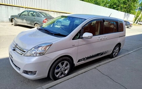 Toyota ISis I, 2010 год, 1 490 000 рублей, 23 фотография