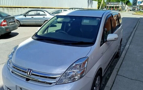 Toyota ISis I, 2010 год, 1 490 000 рублей, 24 фотография