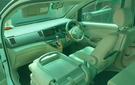 Toyota ISis I, 2010 год, 1 490 000 рублей, 32 фотография