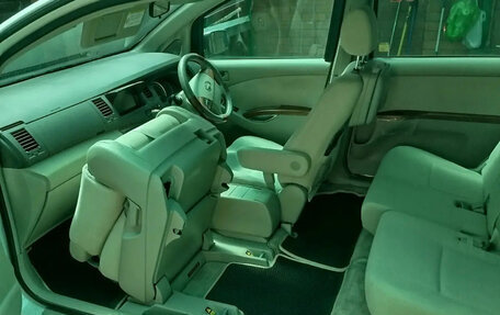 Toyota ISis I, 2010 год, 1 490 000 рублей, 33 фотография