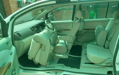Toyota ISis I, 2010 год, 1 490 000 рублей, 36 фотография