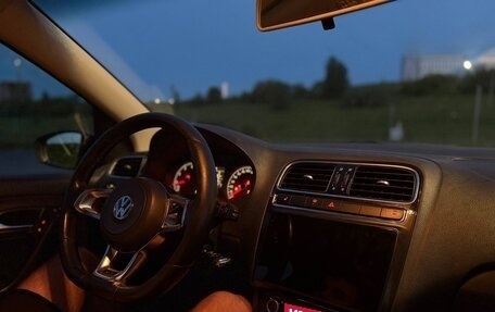Volkswagen Polo VI (EU Market), 2017 год, 950 000 рублей, 5 фотография