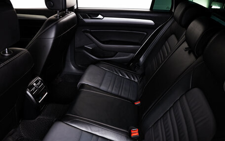 Volkswagen Passat B8 рестайлинг, 2015 год, 1 949 000 рублей, 11 фотография