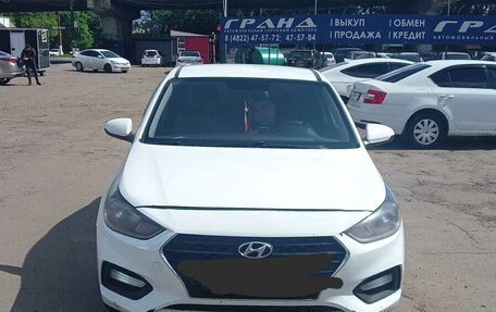 Hyundai Solaris II рестайлинг, 2017 год, 620 000 рублей, 1 фотография
