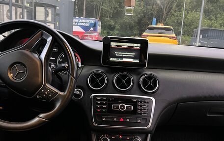Mercedes-Benz A-Класс, 2015 год, 1 450 000 рублей, 10 фотография