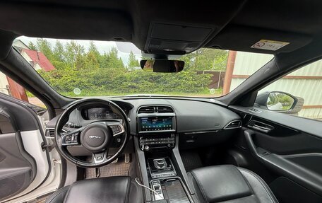 Jaguar F-Pace, 2018 год, 3 200 000 рублей, 6 фотография