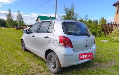 Toyota Yaris III рестайлинг, 2009 год, 350 000 рублей, 5 фотография