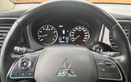 Mitsubishi Outlander III рестайлинг 3, 2017 год, 1 550 000 рублей, 8 фотография