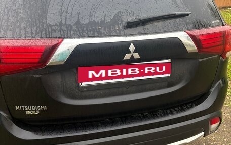 Mitsubishi Outlander III рестайлинг 3, 2017 год, 1 550 000 рублей, 4 фотография