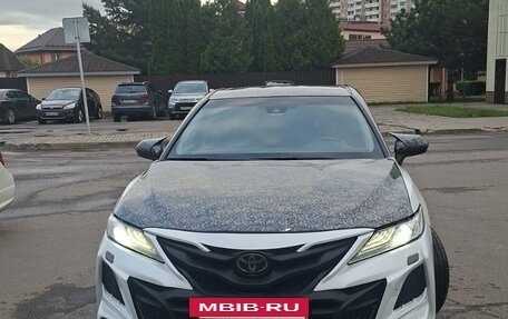 Toyota Camry, 2021 год, 2 800 000 рублей, 3 фотография