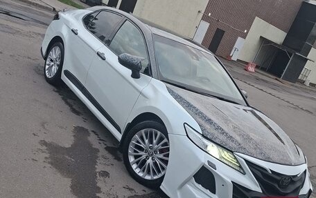 Toyota Camry, 2021 год, 2 800 000 рублей, 6 фотография