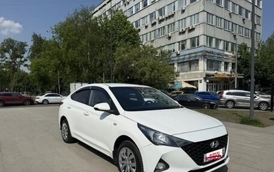 Hyundai Solaris II рестайлинг, 2021 год, 900 000 рублей, 1 фотография