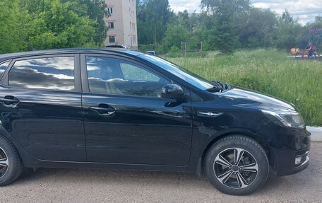 KIA Rio III рестайлинг, 2016 год, 900 000 рублей, 2 фотография