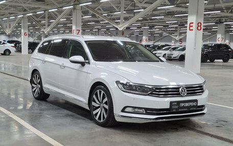 Volkswagen Passat B8 рестайлинг, 2018 год, 1 819 000 рублей, 3 фотография