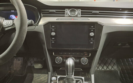 Volkswagen Passat B8 рестайлинг, 2018 год, 1 819 000 рублей, 18 фотография