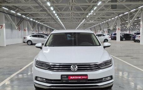 Volkswagen Passat B8 рестайлинг, 2018 год, 1 819 000 рублей, 2 фотография