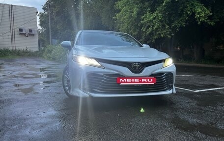 Toyota Camry, 2019 год, 3 399 999 рублей, 10 фотография
