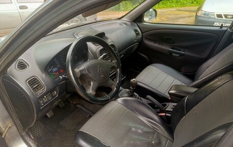 Mitsubishi Carisma I, 2003 год, 145 000 рублей, 12 фотография