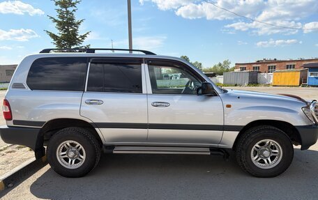 Toyota Land Cruiser 100 рестайлинг 2, 2005 год, 3 100 000 рублей, 5 фотография