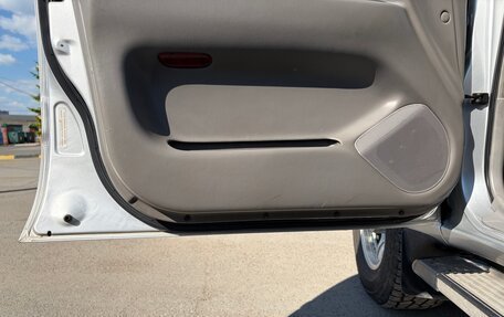 Toyota Land Cruiser 100 рестайлинг 2, 2005 год, 3 100 000 рублей, 21 фотография