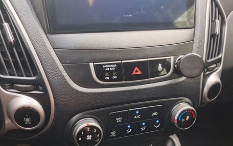 Hyundai ix35 I рестайлинг, 2012 год, 955 000 рублей, 10 фотография