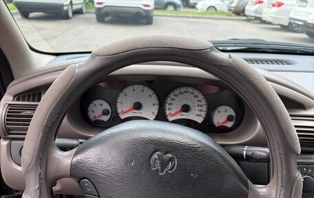 Dodge Stratus II, 2002 год, 320 000 рублей, 7 фотография